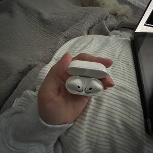 AirPods generation 2